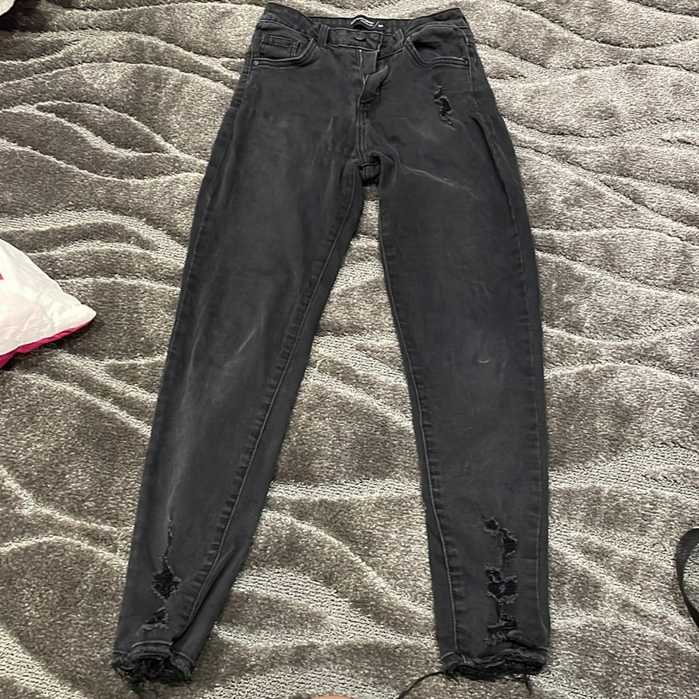 JUST BLACK DENIM size 26 jeans. Zipper with button closure.